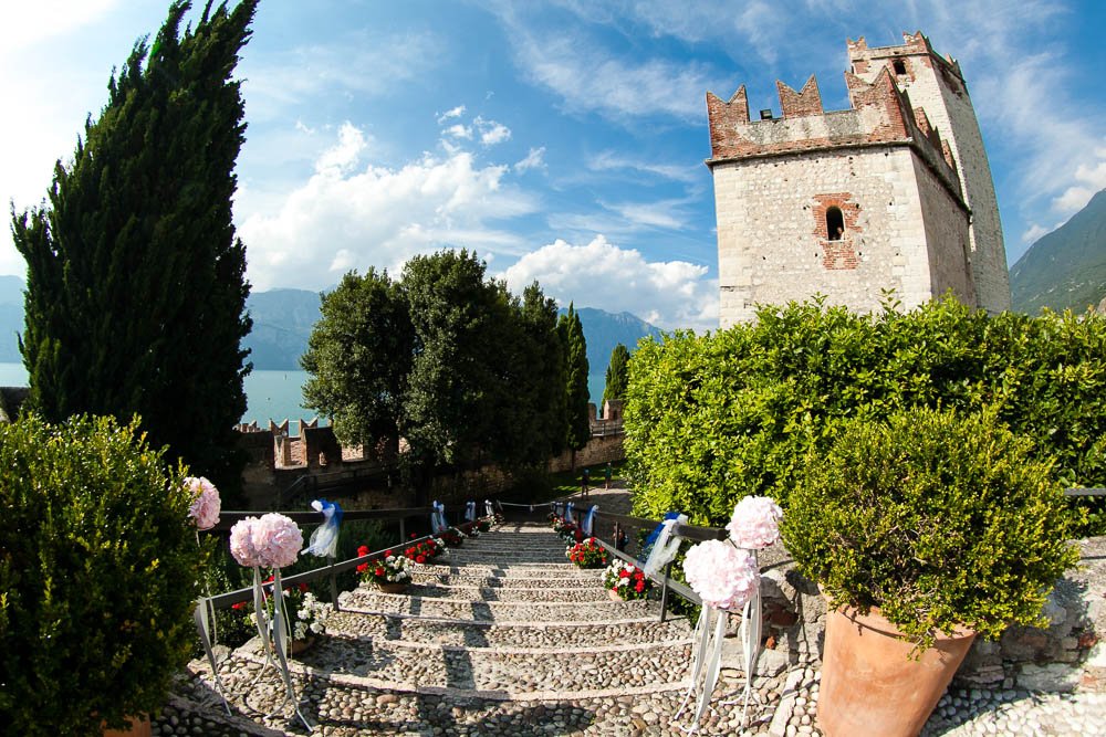 malcesine dating site The scaliger castle of malcesine the history in 1909 concrete was employed to cover the floor and a town bell dating back to 1442 was placed in the middle. malcesine dating site The scaliger castle of malcesine the history in 1909 concrete was employed to cover the floor and a town bell dating back to 1442 was placed in the middle.